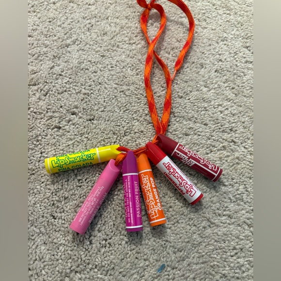 Vintage Lip Smacker Lip Balm Necklace Set - Picture 1 of 1